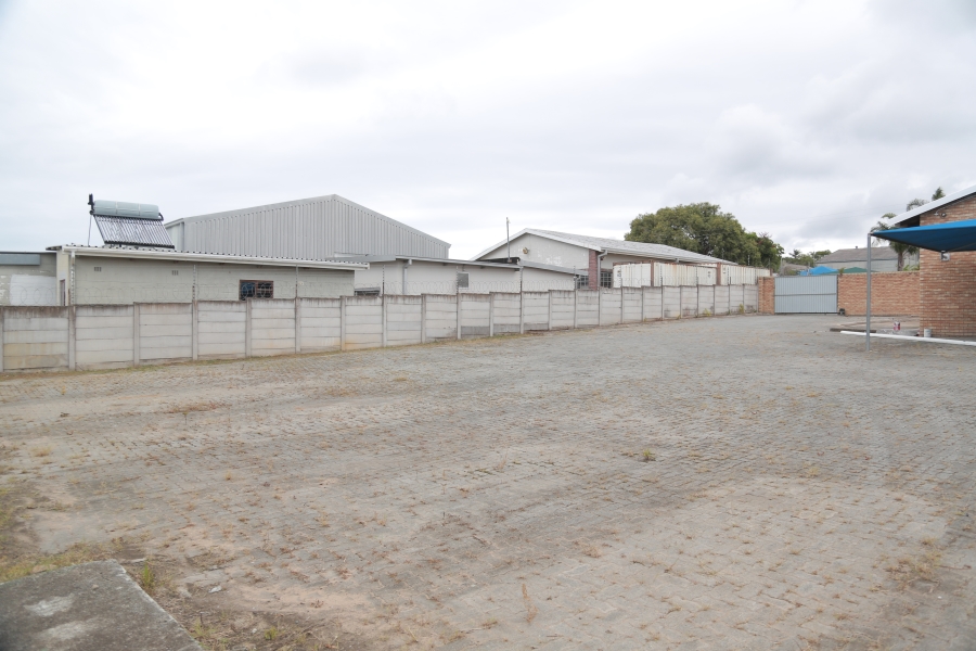 To Let commercial Property for Rent in Beacon Bay North Eastern Cape